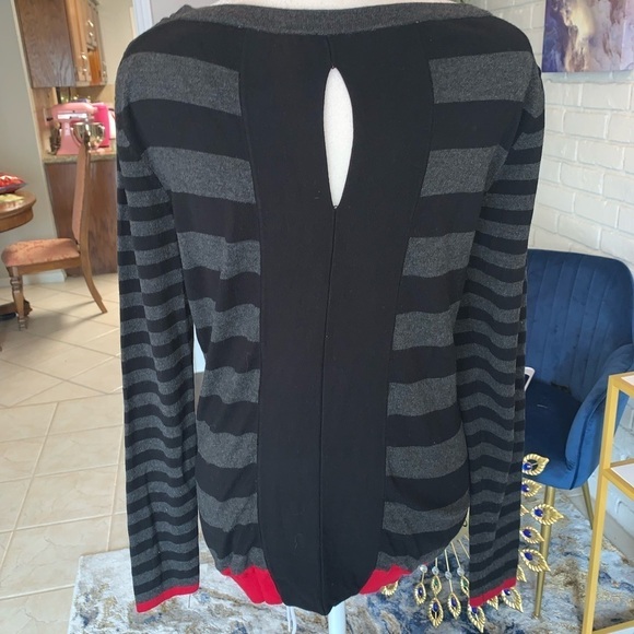 Zoe Striped Ruched Top Size Small Black Gray Red - Picture 4 of 5